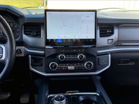 Used 2024 Ford Expedition XLT image 6