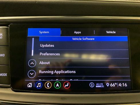 Used 2020 Buick Enclave Premium w/ Sun and Sites Package image 32