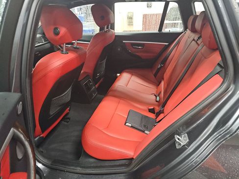 Used 2018 BMW 330i xDrive Wagon w/ Executive Package image 10