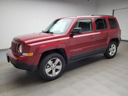 Used 2016 Jeep Patriot Latitude AWD/4WD image 2