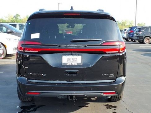 New 2026 Chrysler Pacifica Limited image 24