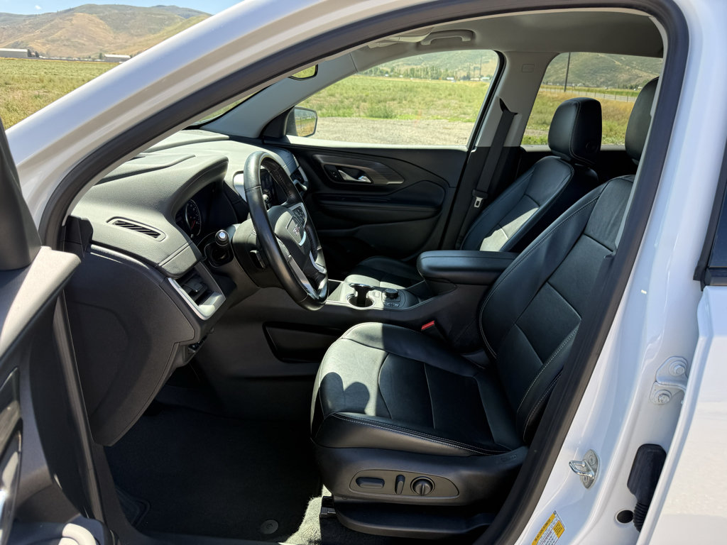 Used 2022 GMC Terrain SLT w/ Tech Package AWD/4WD image 14