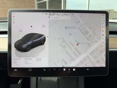 Used 2025 Tesla Model Y Long Range RWD image 27
