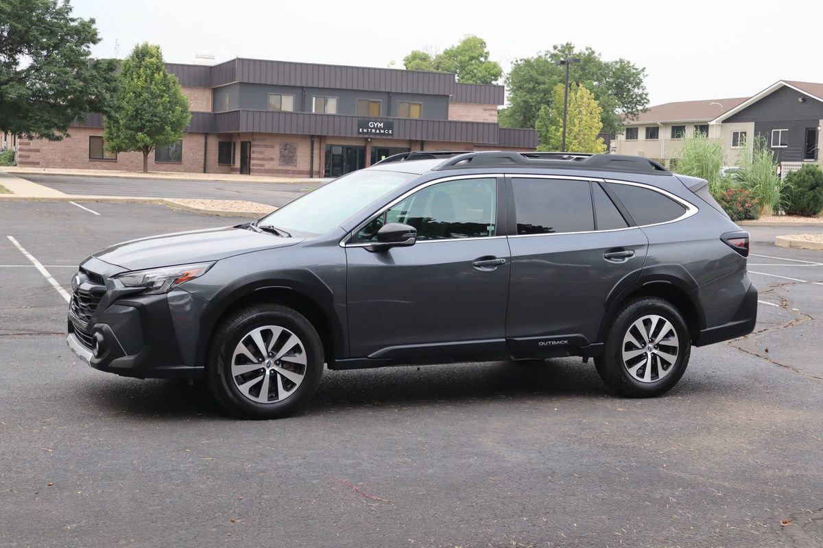 Used 2023 Subaru Outback Premium AWD/4WD image 10