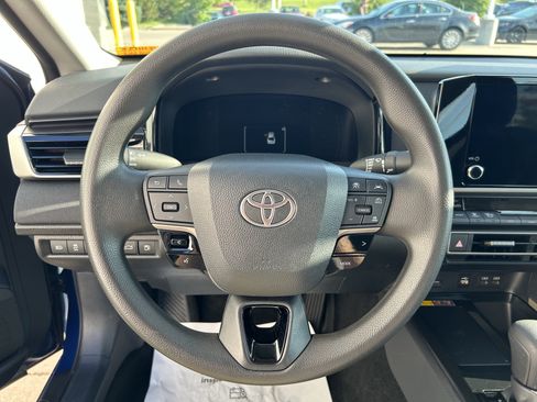 Used 2025 Toyota Camry LE FWD image 22