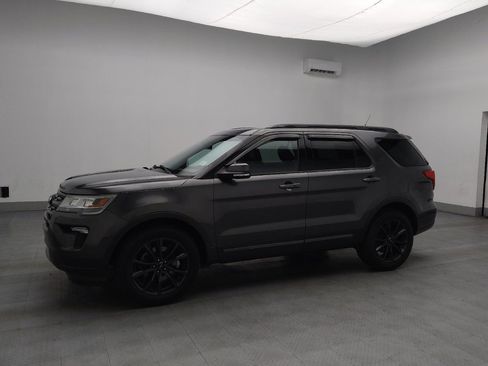 Used 2019 Ford Explorer XLT w/ Equipment Group 202A image 2