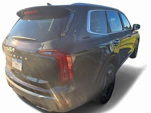 New 2025 Kia Telluride S image 14