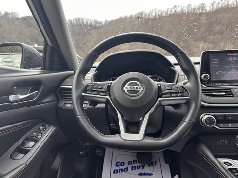 Used 2020 Nissan Altima 2.5 SR w/ Premium Package image 8