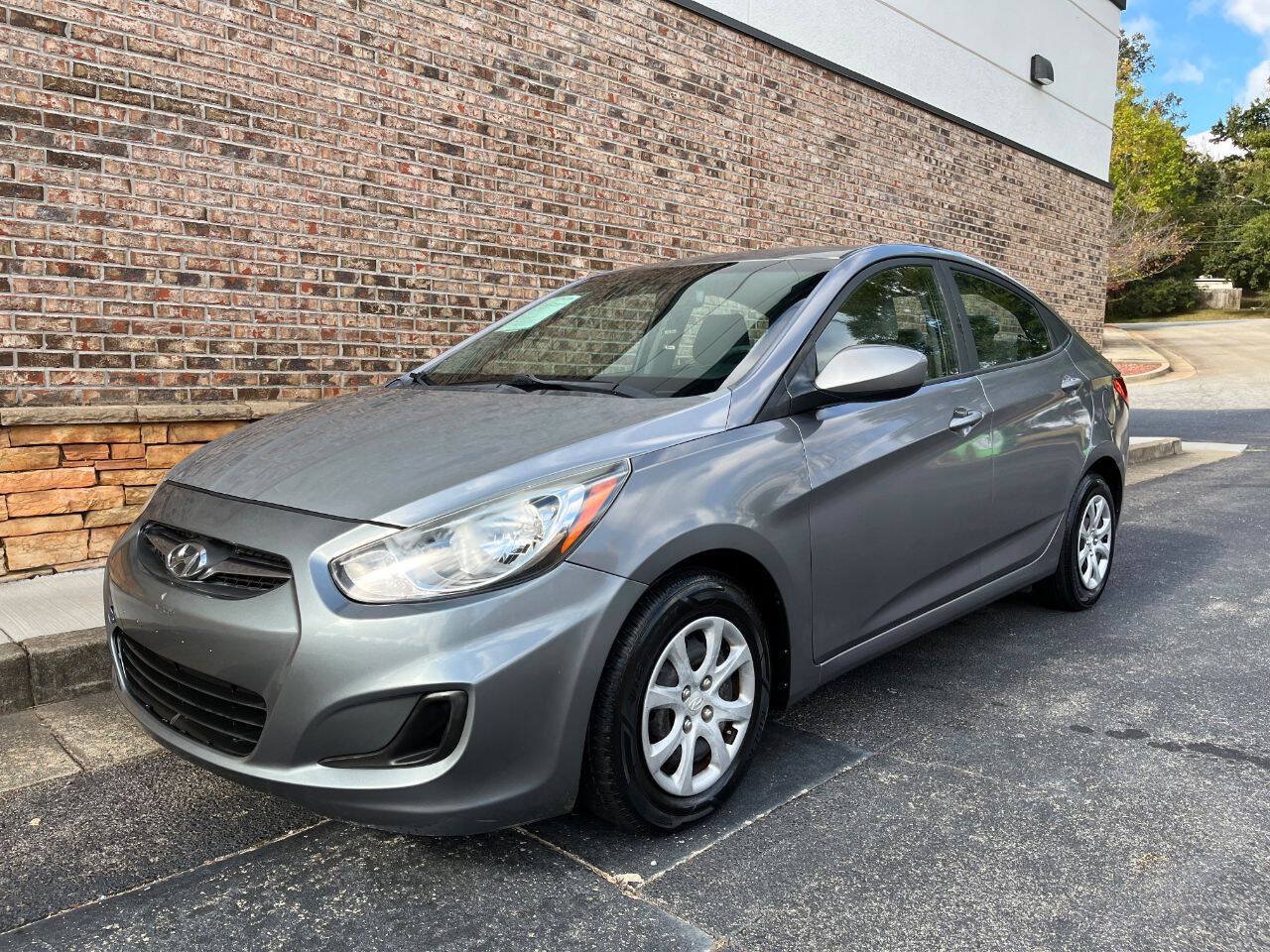 Used 2013 Hyundai Accent GLS FWD image 1