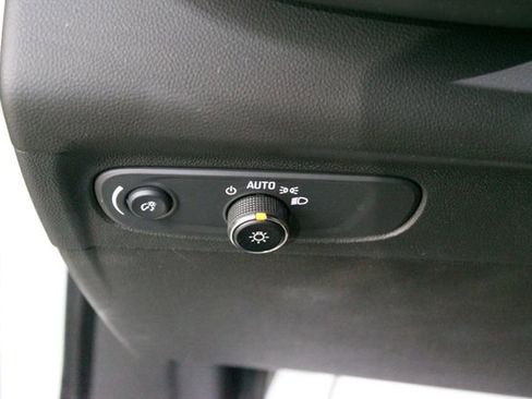 Used 2022 Buick Envision Preferred FWD image 16