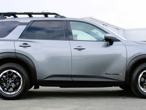 Used 2023 Nissan Pathfinder Rock Creek AWD/4WD image 6