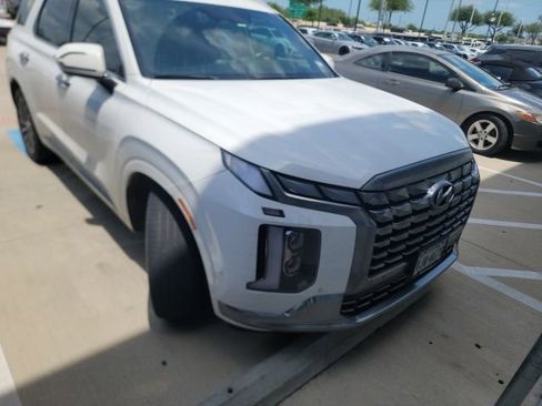 Used 2024 Hyundai Palisade Calligraphy FWD image 2