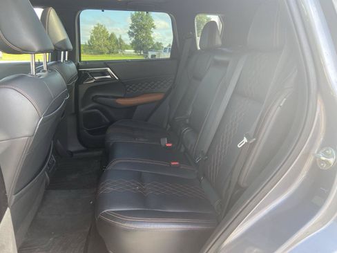 Used 2022 Mitsubishi Outlander SEL AWD/4WD image 17