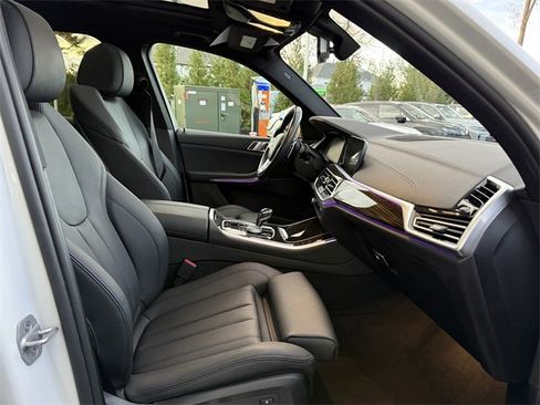 Used 2021 BMW X5 xDrive40i w/ Premium Package 2 image 32