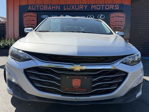 Used 2020 Chevrolet Malibu LT FWD image 2