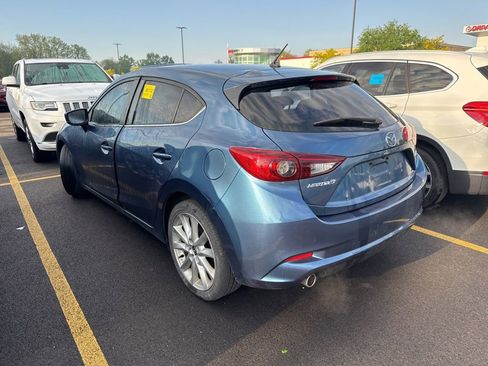 Used 2017 MAZDA MAZDA3 Touring FWD image 4