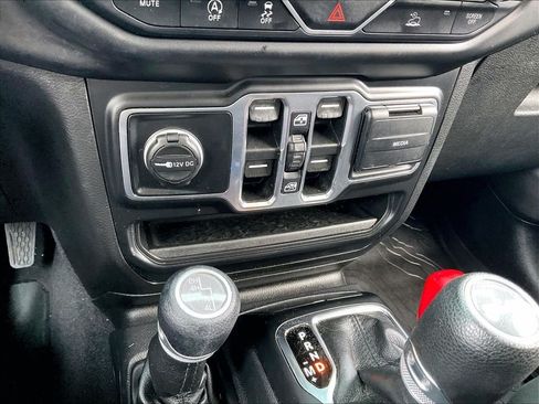 Used 2021 Jeep Wrangler Unlimited Sport AWD/4WD image 24