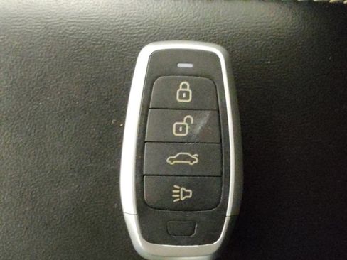 Used 2019 Dodge Journey Crossroad FWD image 32