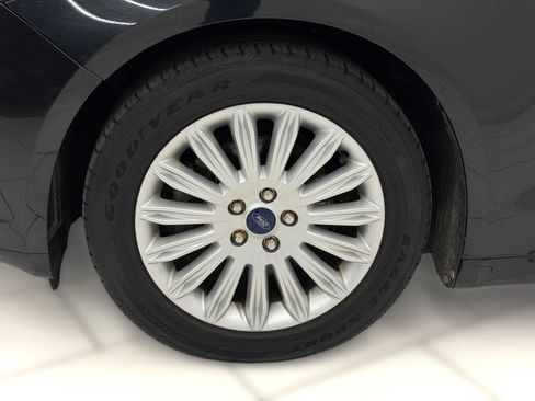 Used 2014 Ford Fusion SE FWD image 11