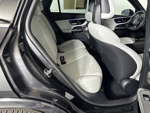 Certified 2024 Mercedes-Benz GLC 300 image 17