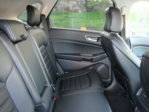 Used 2020 Ford Edge SEL w/ Convenience Package image 22