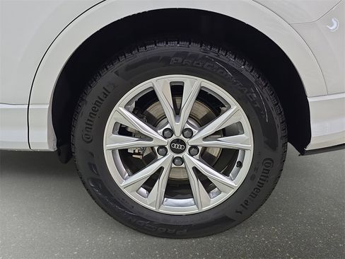Certified 2025 Audi Q3 2.0T Premium Plus w/ Premium Plus Package image 36