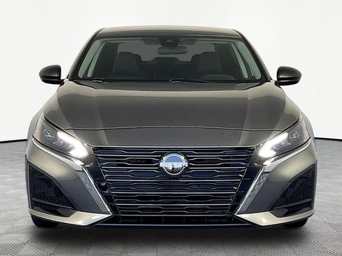Used 2024 Nissan Altima 2.5 S FWD image 2