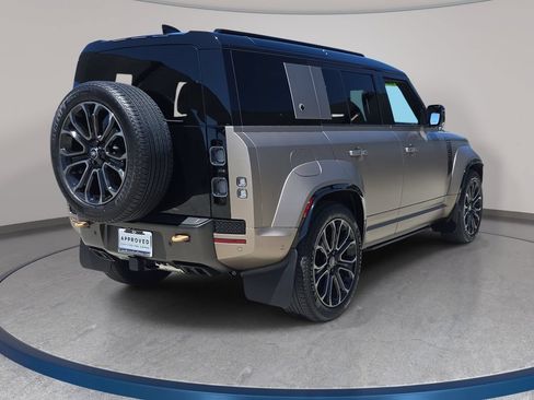 Used 2025 Land Rover Defender 110 AWD/4WD image 5