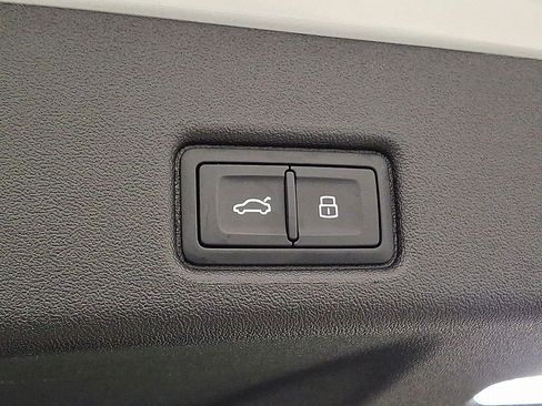 Used 2025 Audi Q5 Premium Plus image 29