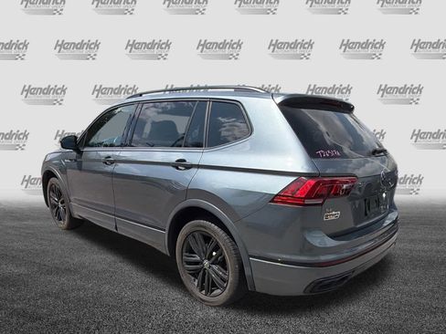 Used 2022 Volkswagen Tiguan SE R-Line image 11