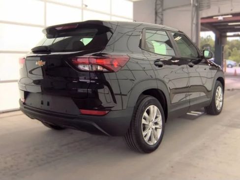 Used 2021 Chevrolet TrailBlazer LS FWD image 3
