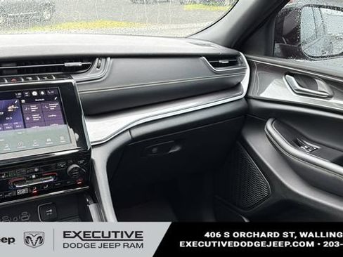 Used 2023 Jeep Grand Cherokee Altitude AWD/4WD image 25