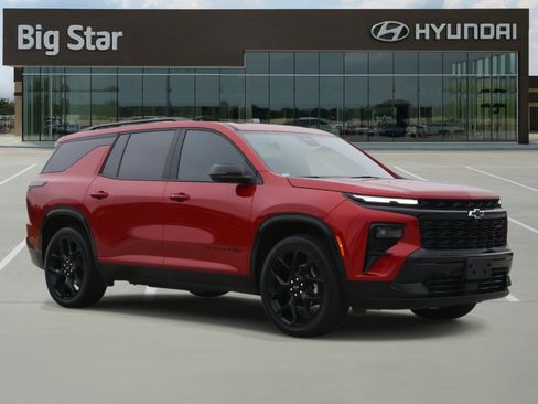 Used 2024 Chevrolet Traverse RS image 6