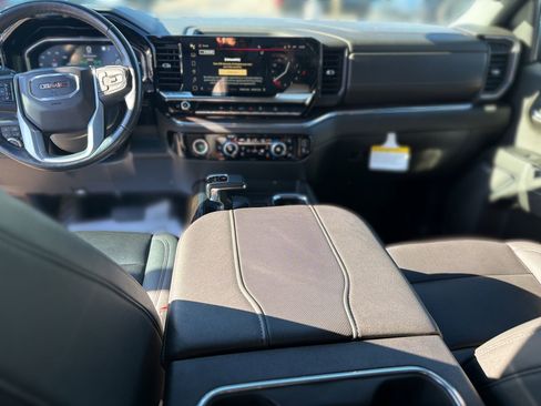 Certified 2023 GMC Sierra 1500 SLT image 25