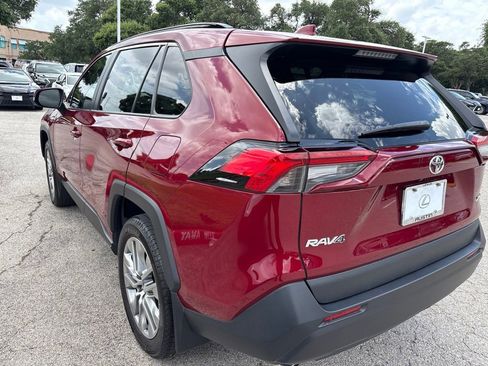 Used 2023 Toyota RAV4 XLE Premium FWD image 3