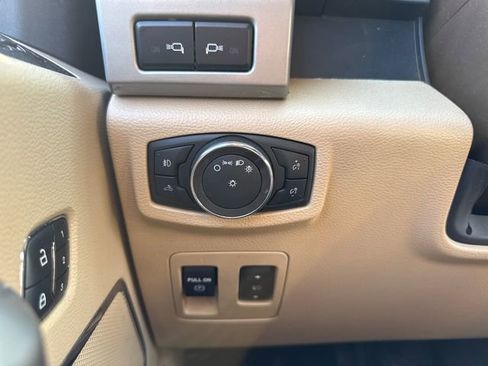 Used 2019 Ford F150 Lariat w/ Equipment Group 502A Luxury AWD/4WD image 35