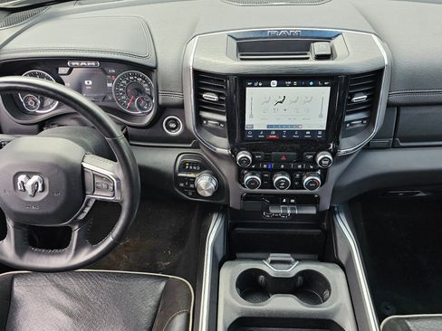 Used 2024 RAM 1500 Laramie AWD/4WD image 12