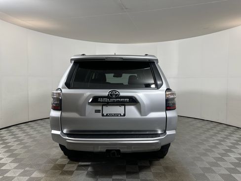 Used 2022 Toyota 4Runner TRD Off-Road Premium image 6