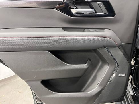 Used 2025 Chevrolet Tahoe RST w/ Comfort Package AWD/4WD image 12