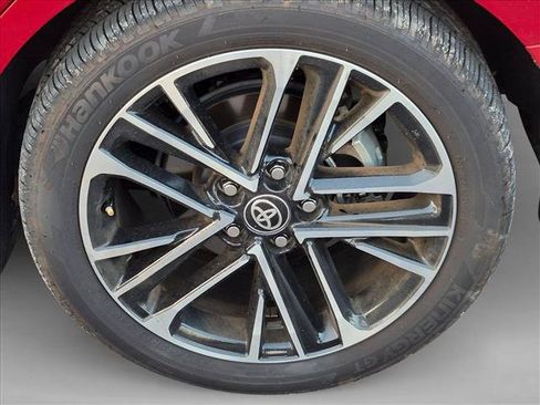 Used 2025 Toyota Camry XLE FWD image 15