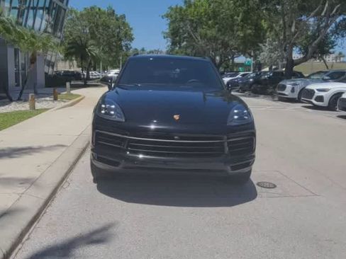 Used 2023 Porsche Cayenne AWD/4WD image 3