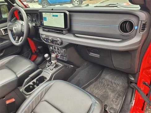 Used 2024 Jeep Wrangler Unlimited Rubicon 4xe image 19