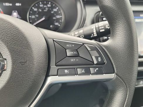 Used 2021 Nissan Kicks SV image 29