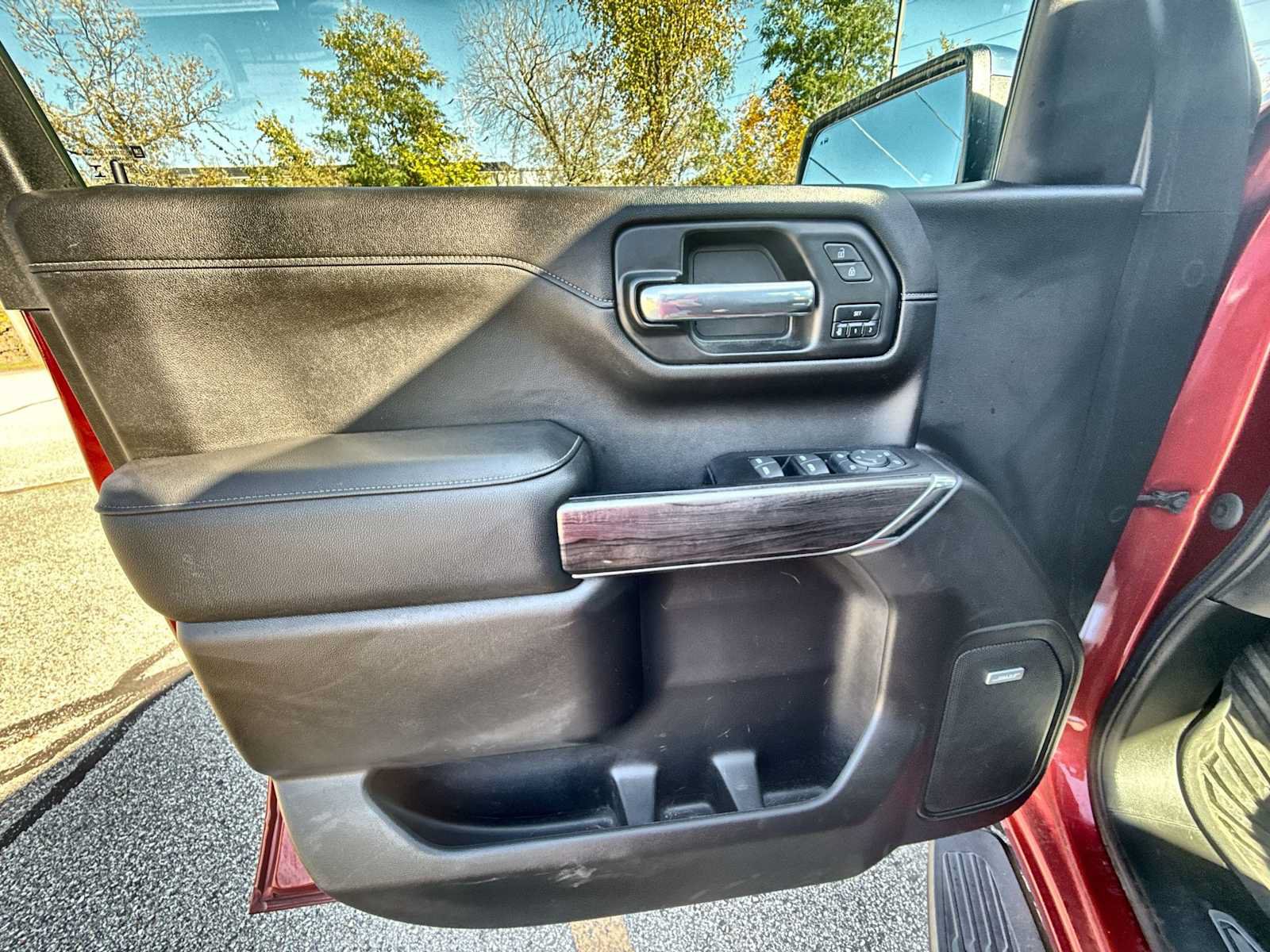 Certified 2022 Chevrolet Silverado 1500 LTZ w/ LTZ Premium Package AWD/4WD image 23