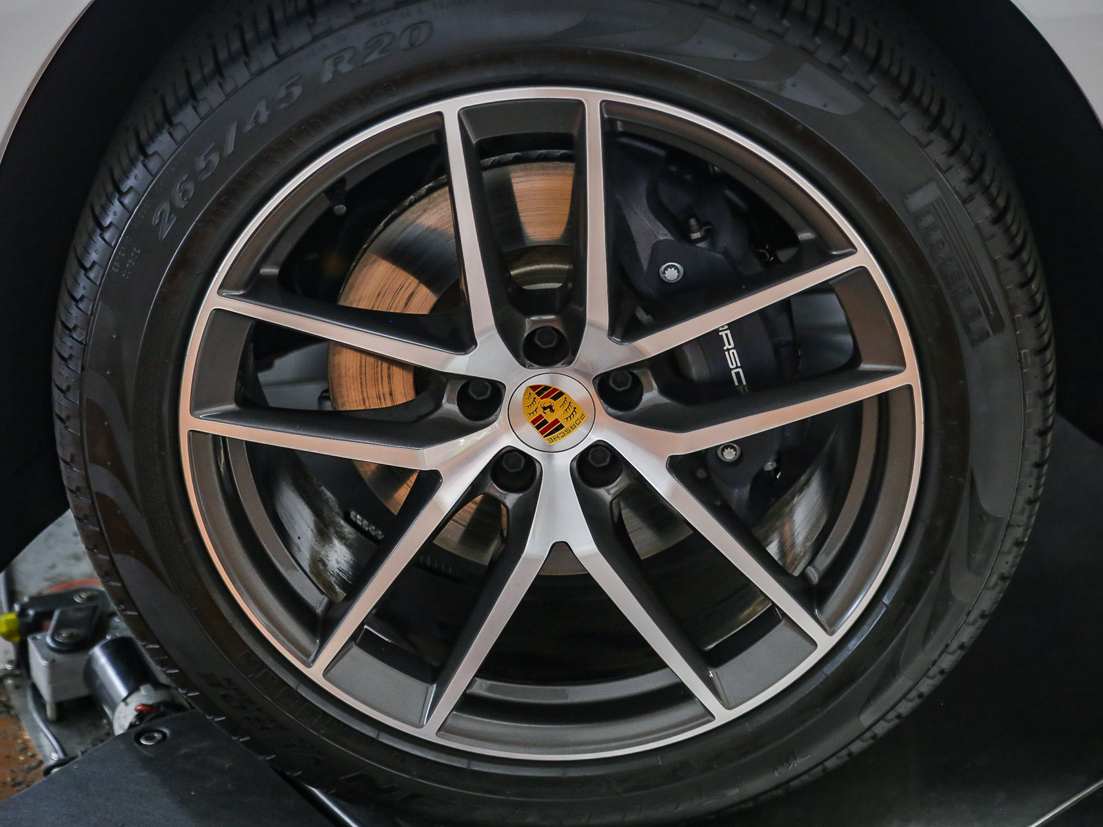 Certified 2026 Porsche Macan AWD/4WD image 13