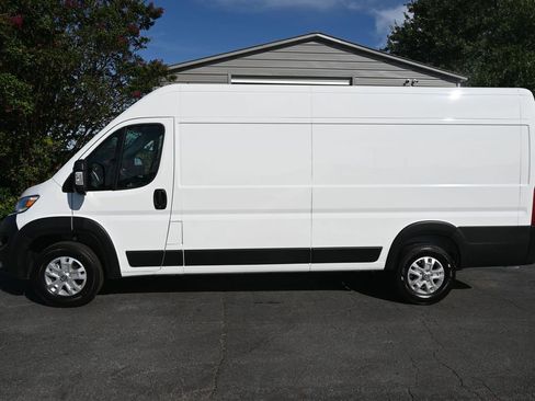 Used 2024 RAM ProMaster 3500 w/ Quick Order Package 22G SLT FWD image 4