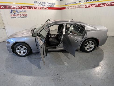 Used 2016 Dodge Charger SE w/ Popular Equipment Group image 12