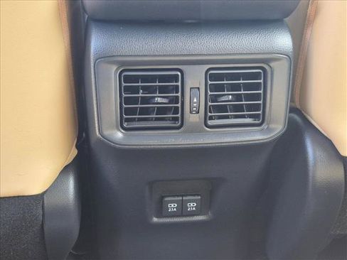Used 2020 Toyota RAV4 Limited FWD image 19