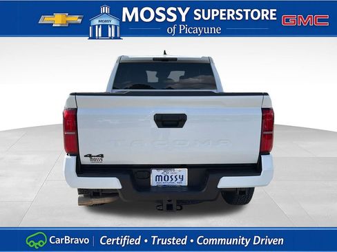 Used 2025 Toyota Tacoma TRD Off-Road AWD/4WD image 5