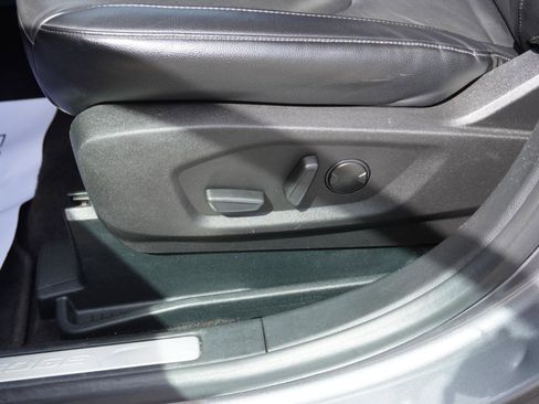 Used 2022 Ford Edge Titanium AWD/4WD image 18